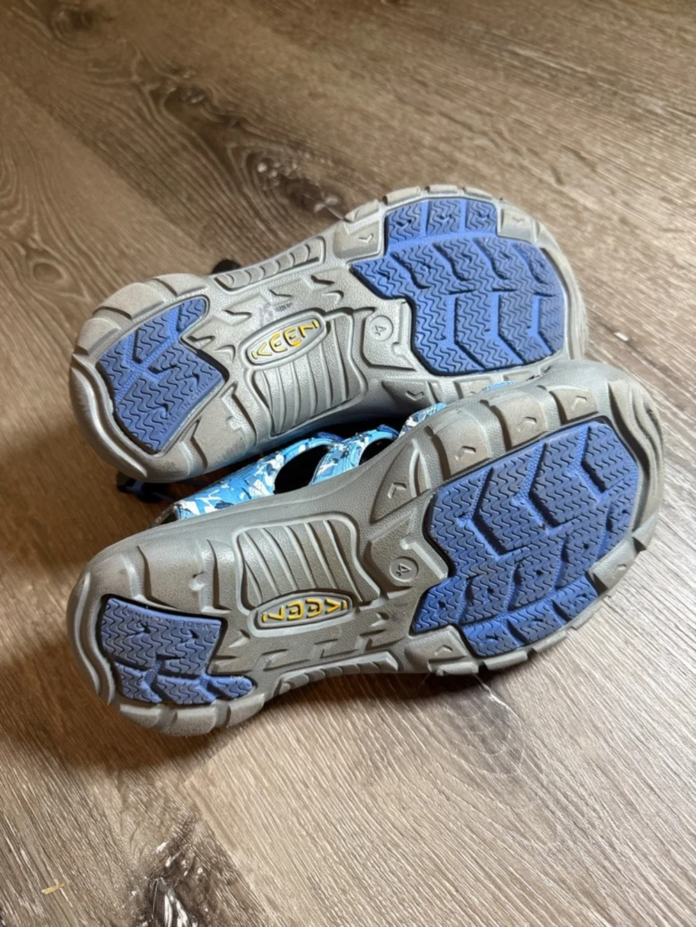 KEEN Blue Camo Youth SZ 4 Unisex Newport H2 Water Shoes Hiking / Waterproof